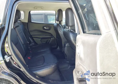 2018 Jeep Compass Latitude 4X4 z USA, uszkodzony, nr VIN 3C4NJDBB3JT436435